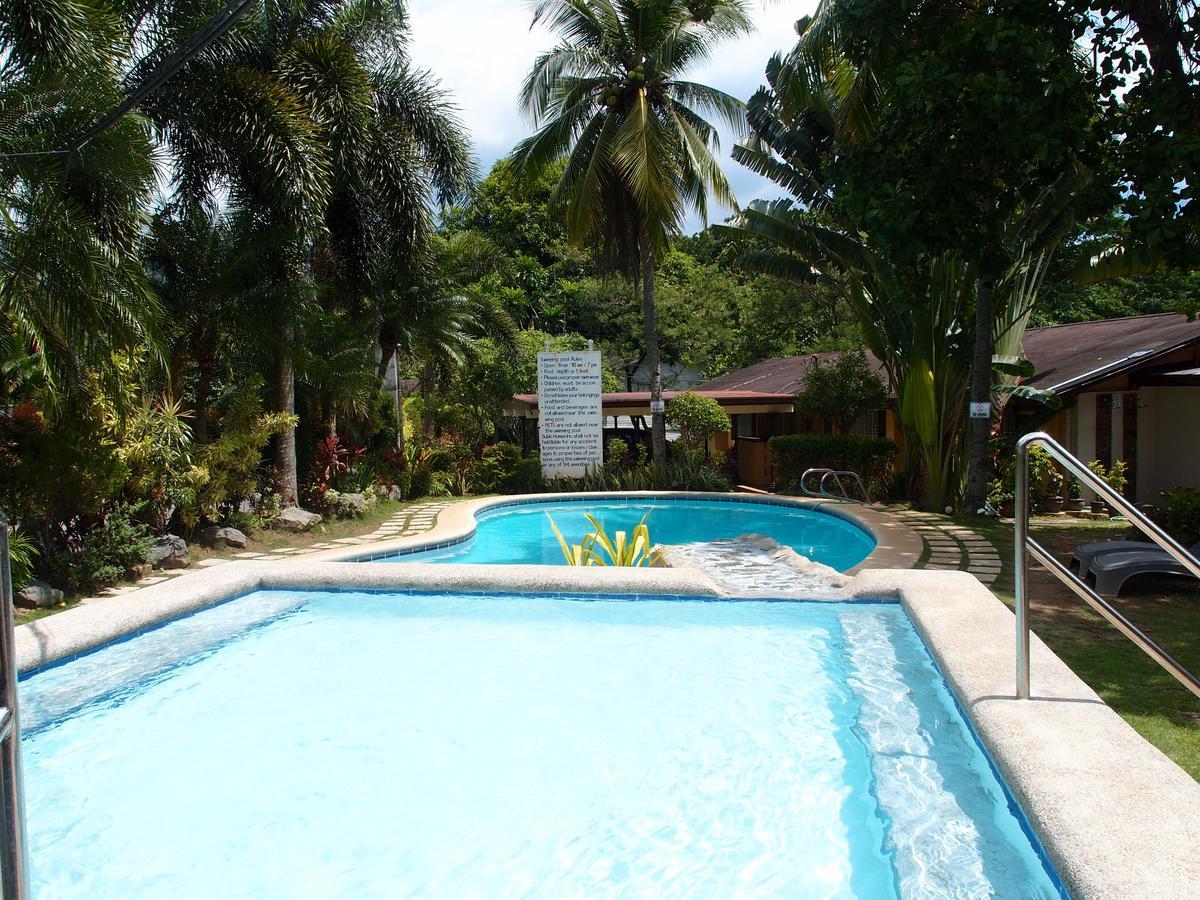 Vacation Villas At Subic Homes Olongapo Esterno foto